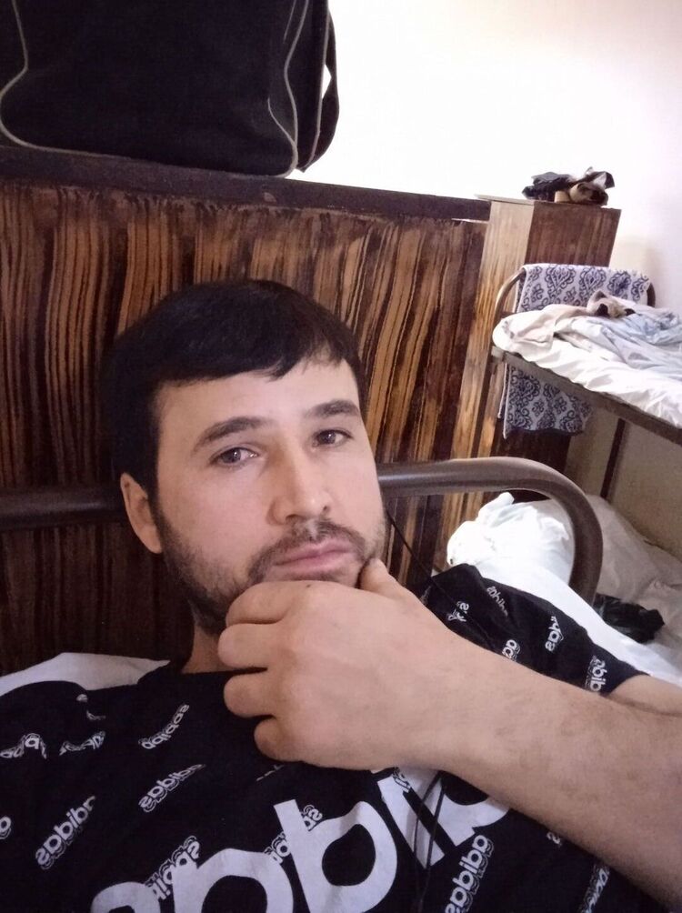  26252936  Mehriddin, 27 ,    