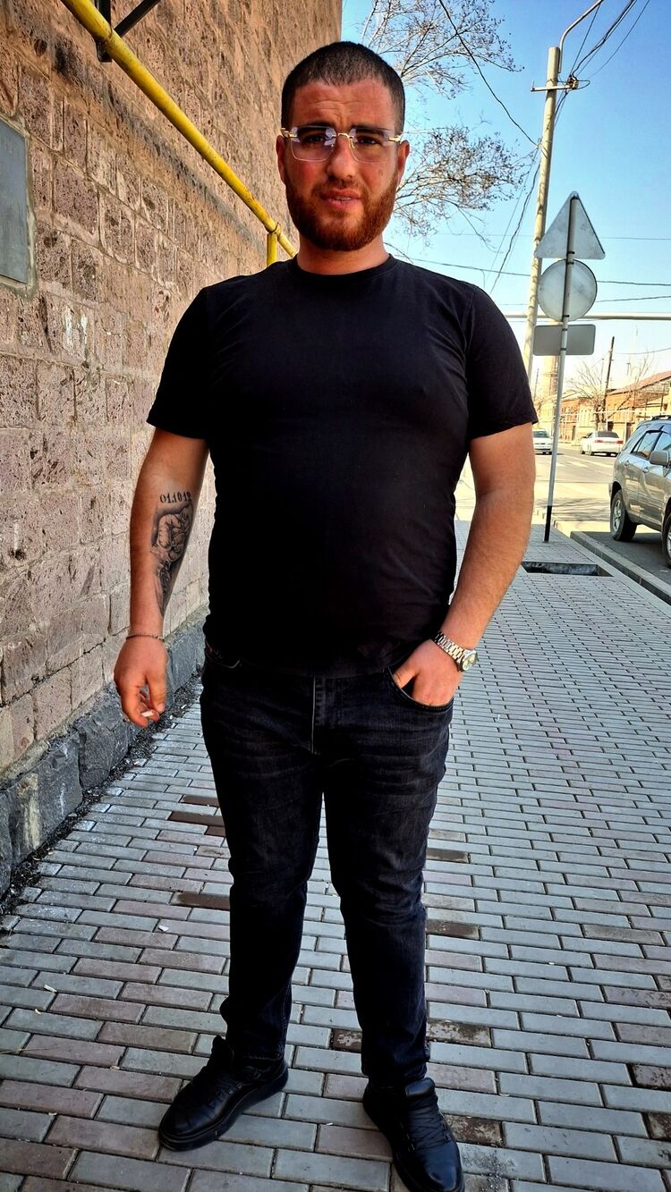  51230756  , 28 ,    