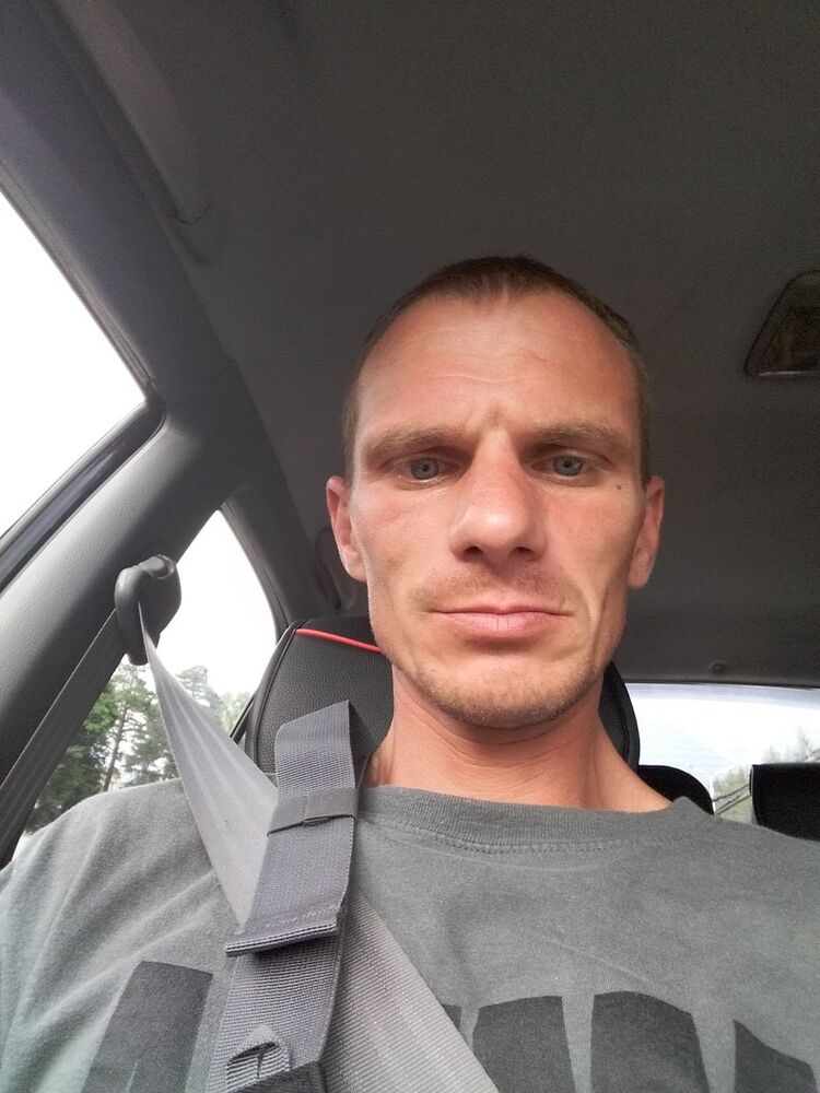  ,   Denis, 43 ,   ,   , c 
