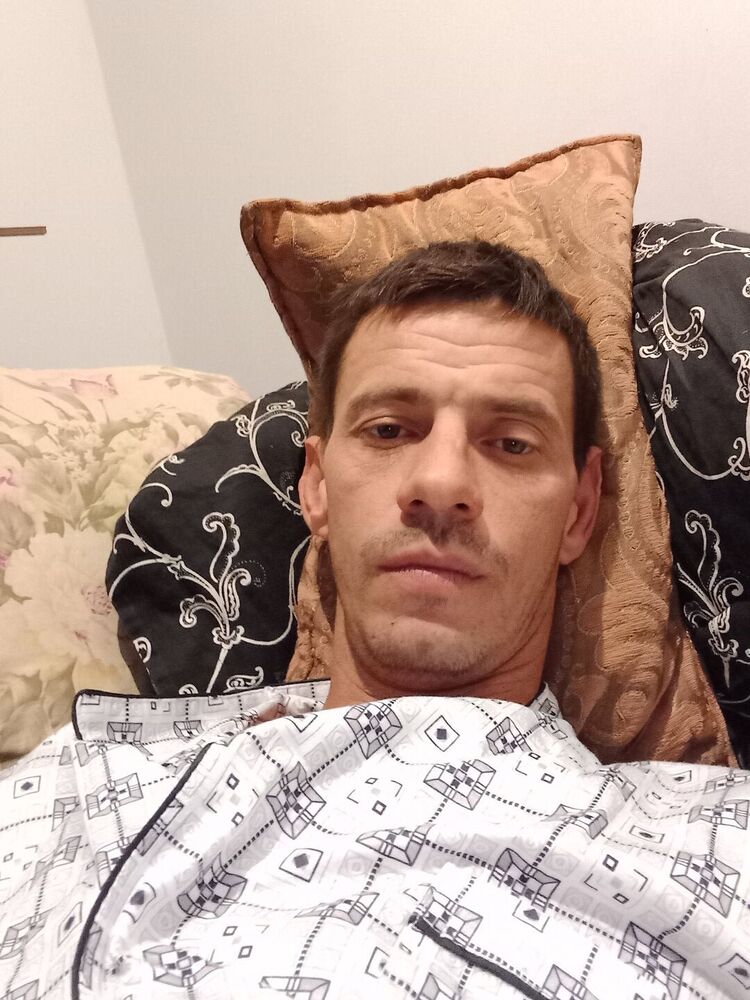  37714366  , 40 ,    