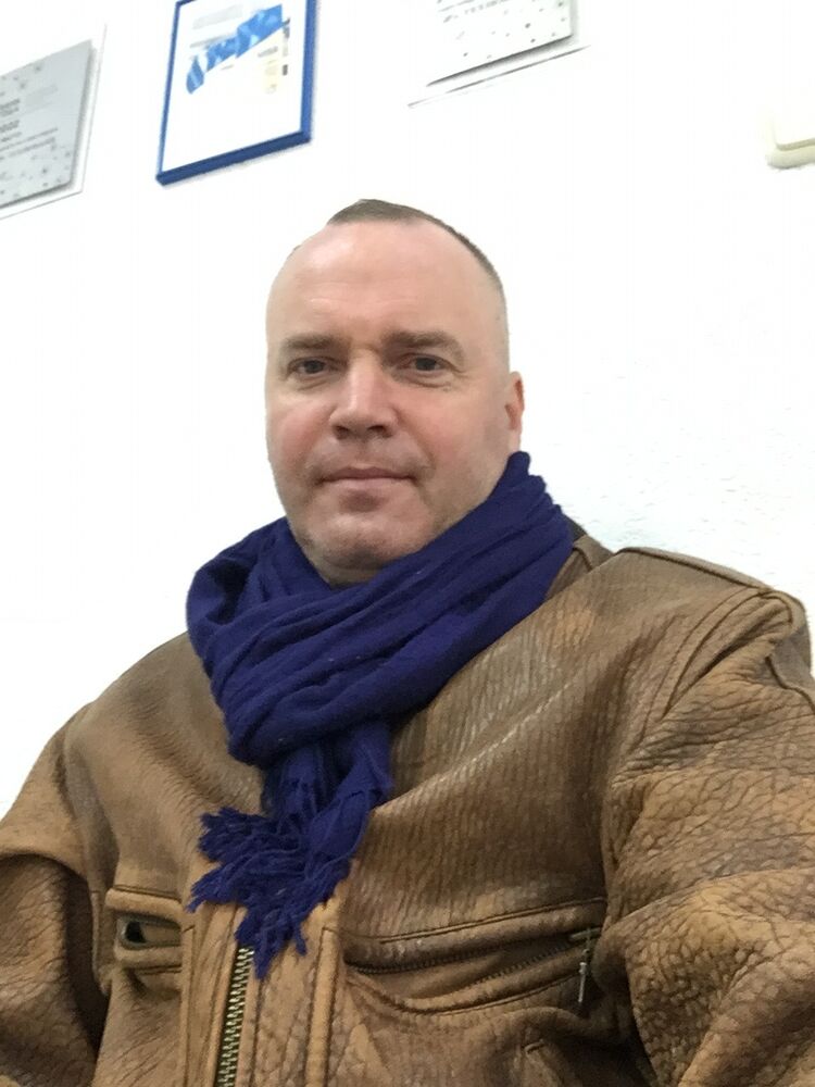  42317926  STANISLAV, 41 ,    