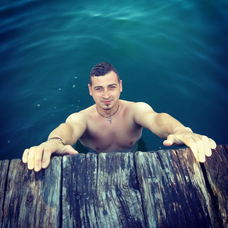  ,   Viktor, 34 ,   ,   , c , 