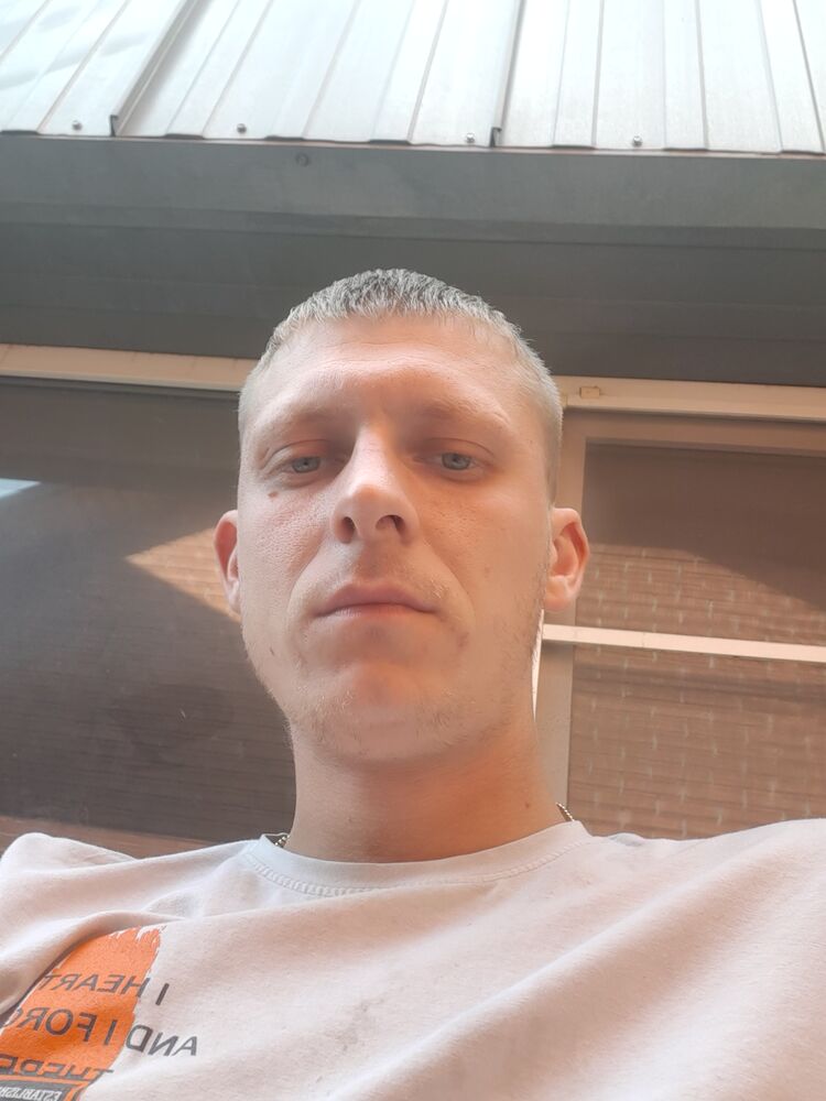  37030776  Kirill, 29 ,    
