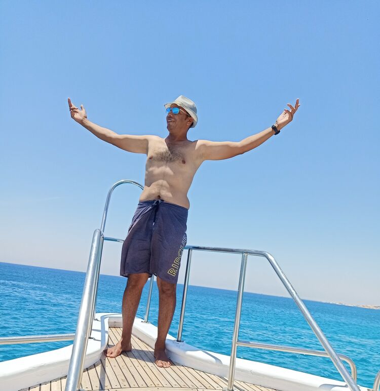  ,   Alaa halal, 45 ,   ,   