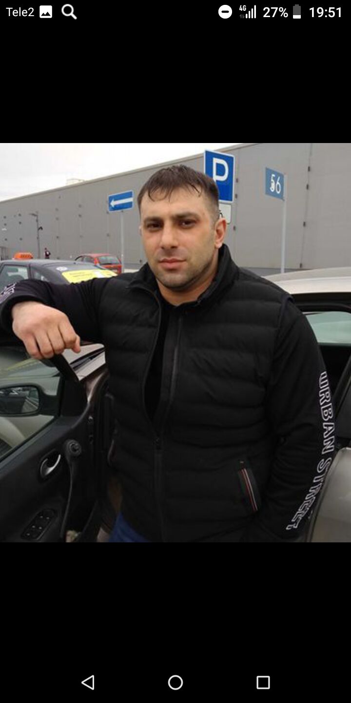  ,   Ksander Cage, 34 ,   c 