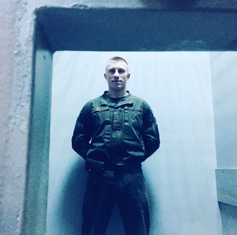  ,   Artem, 28 ,   