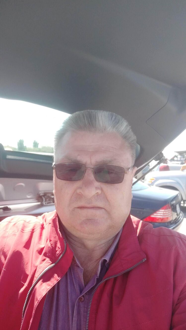  42916456  Sergei, 52 ,    