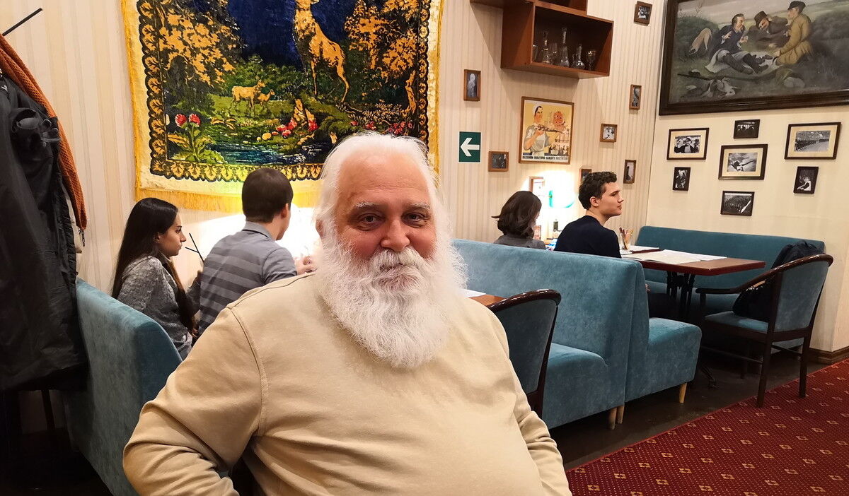  ,   Alex, 59 ,   