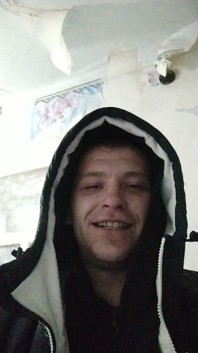  ,   White, 32 ,   ,   