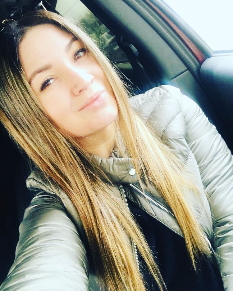  31586276  Regina, 33 ,    