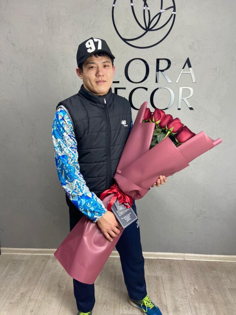  22715716  Ahmet, 28 ,    