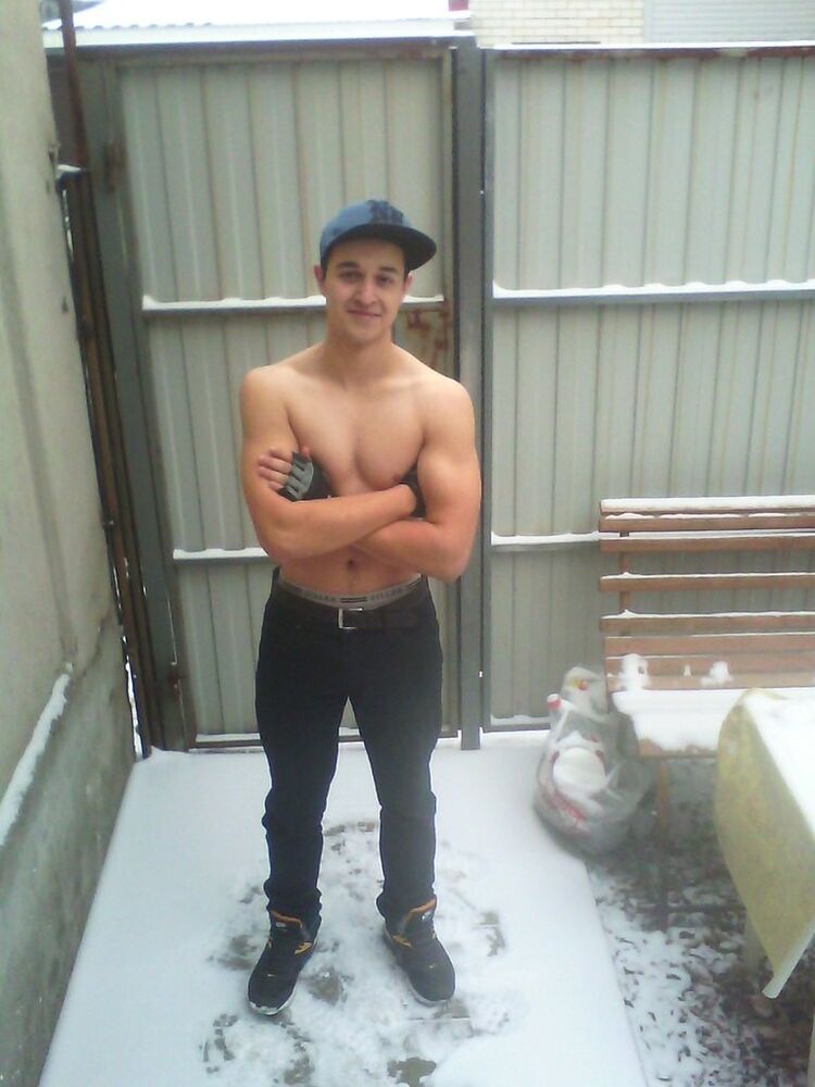  7051906  Jeyk, 28 ,    