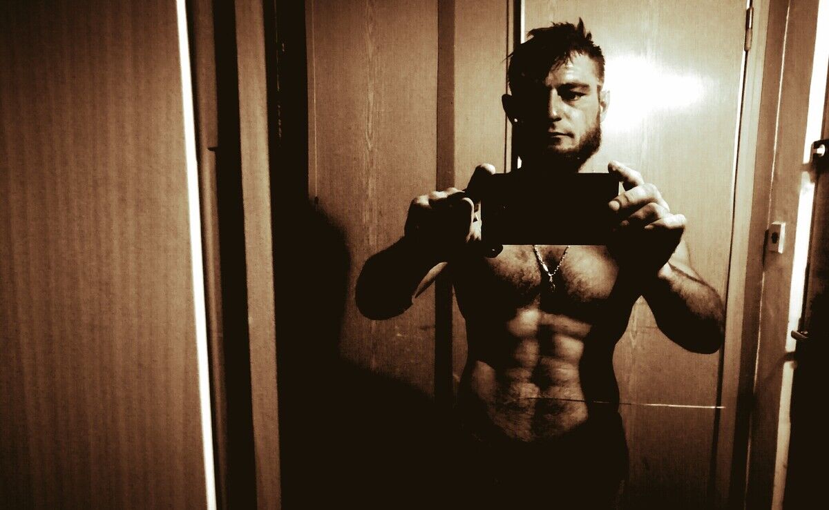  ,   Artur, 31 ,   c 