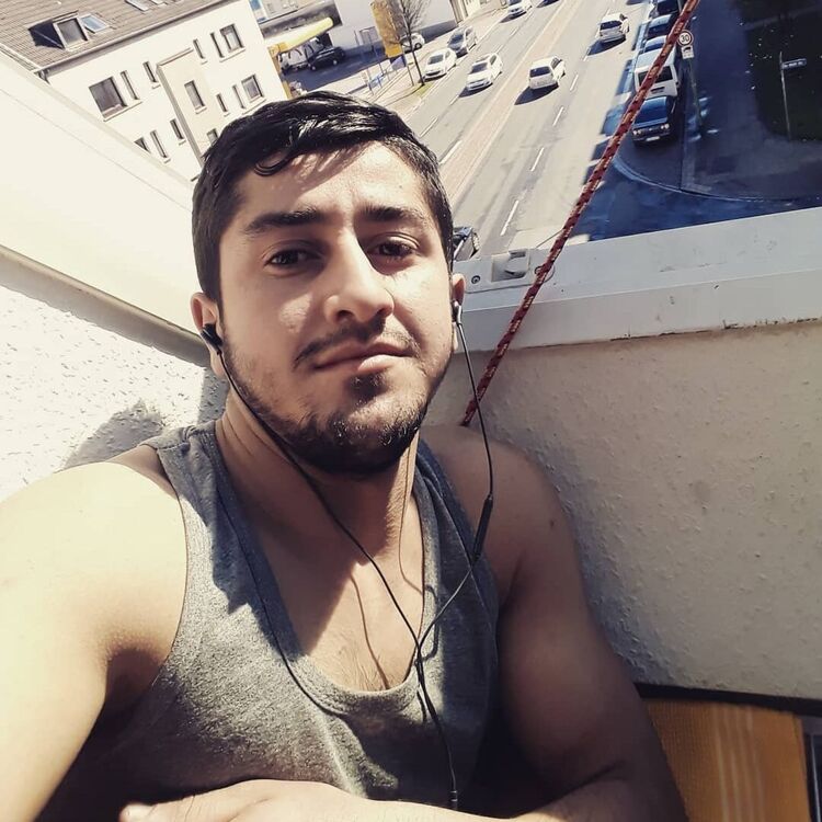  ,   Axmet, 25 ,   ,   