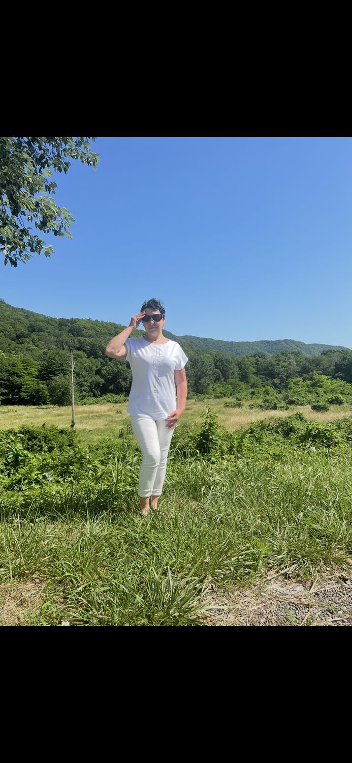  ,   Elena, 56 ,   c 