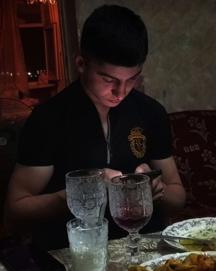  45388076  Vaqifh, 20 ,    