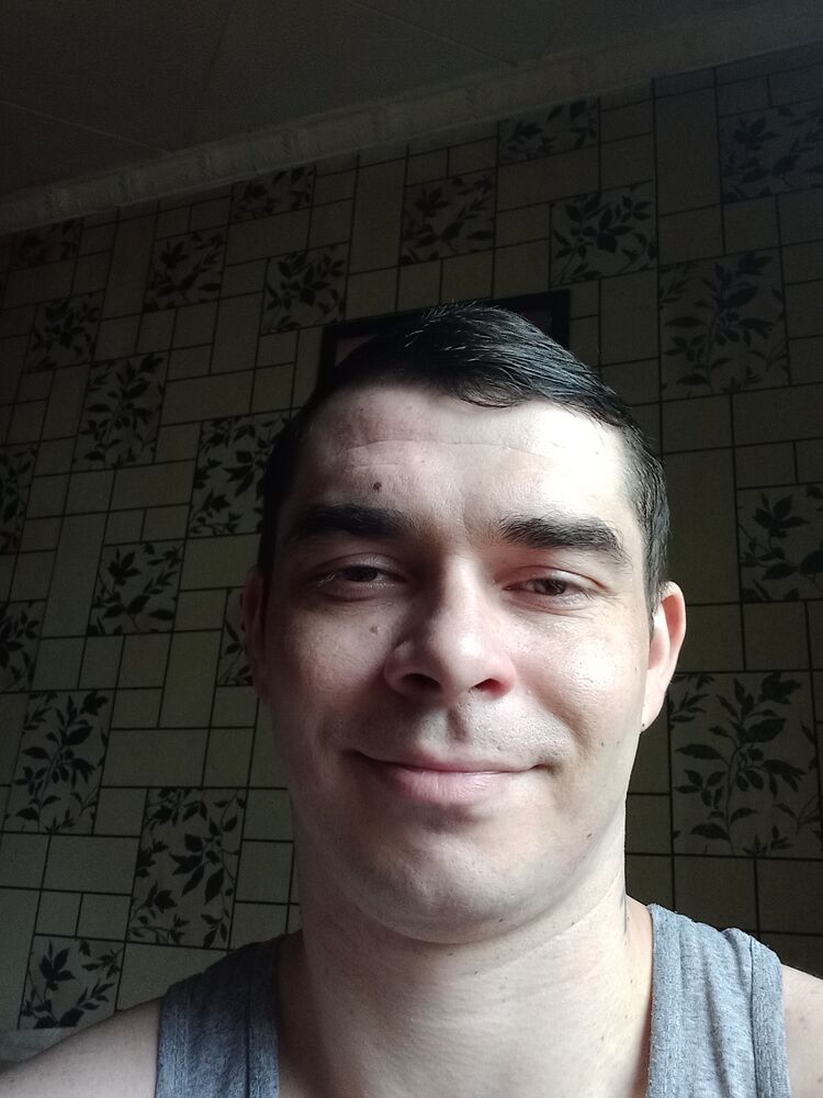 33049716  Denis, 32 ,    