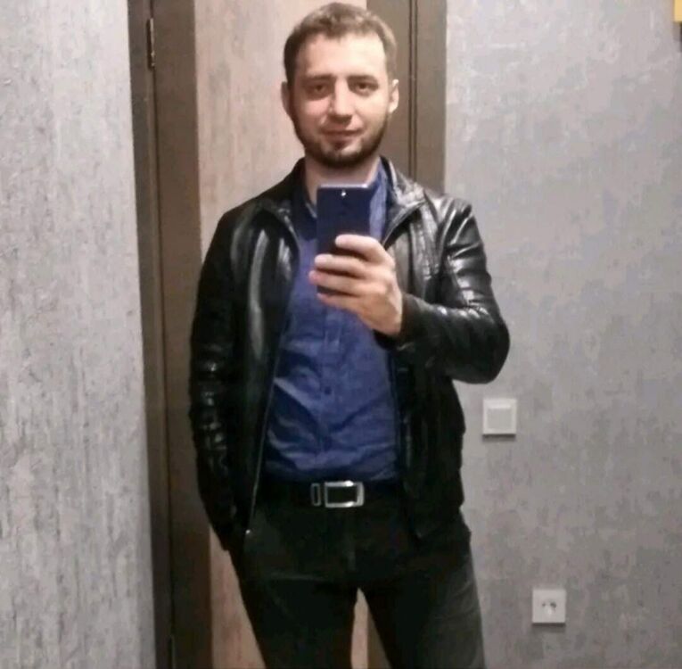  33600376  Ruslan, 41 ,    
