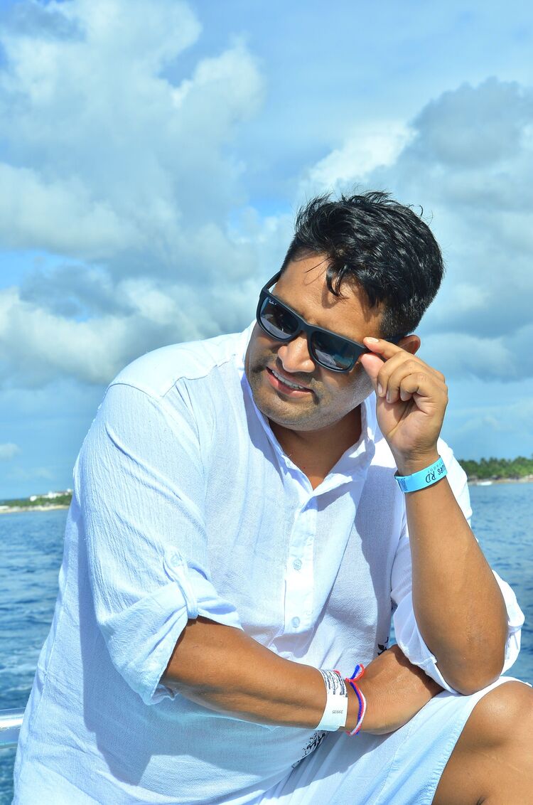  52462136  KARLO, 43 ,    