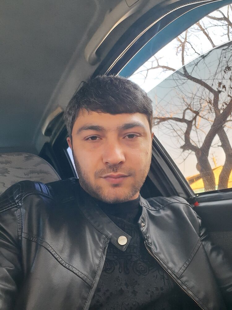  ,   Vahe, 33 ,   ,   