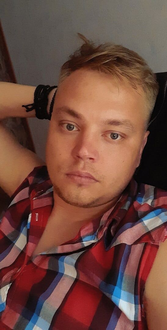  30207316  Andrey, 34 ,    