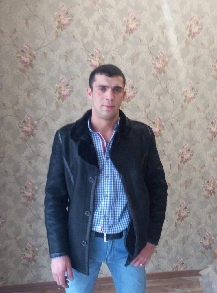  22852826  Djamal, 43 ,    