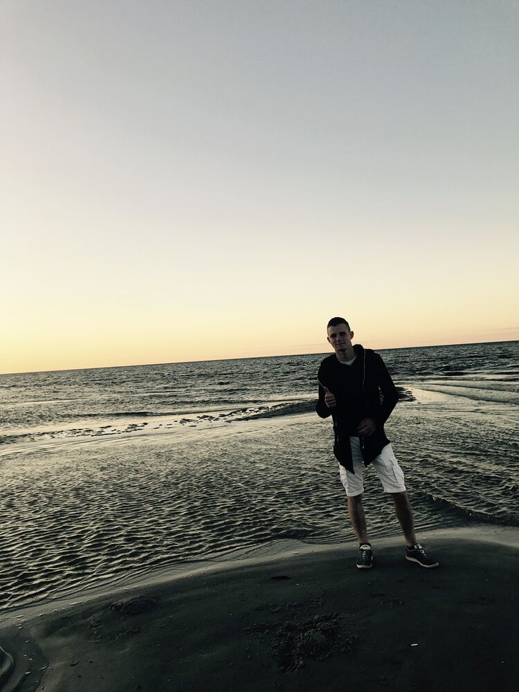  ,   Edgar, 27 ,   