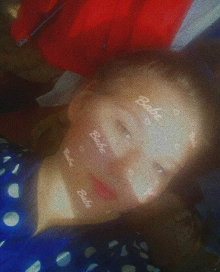  ,   Karina, 21 ,   ,   , c 