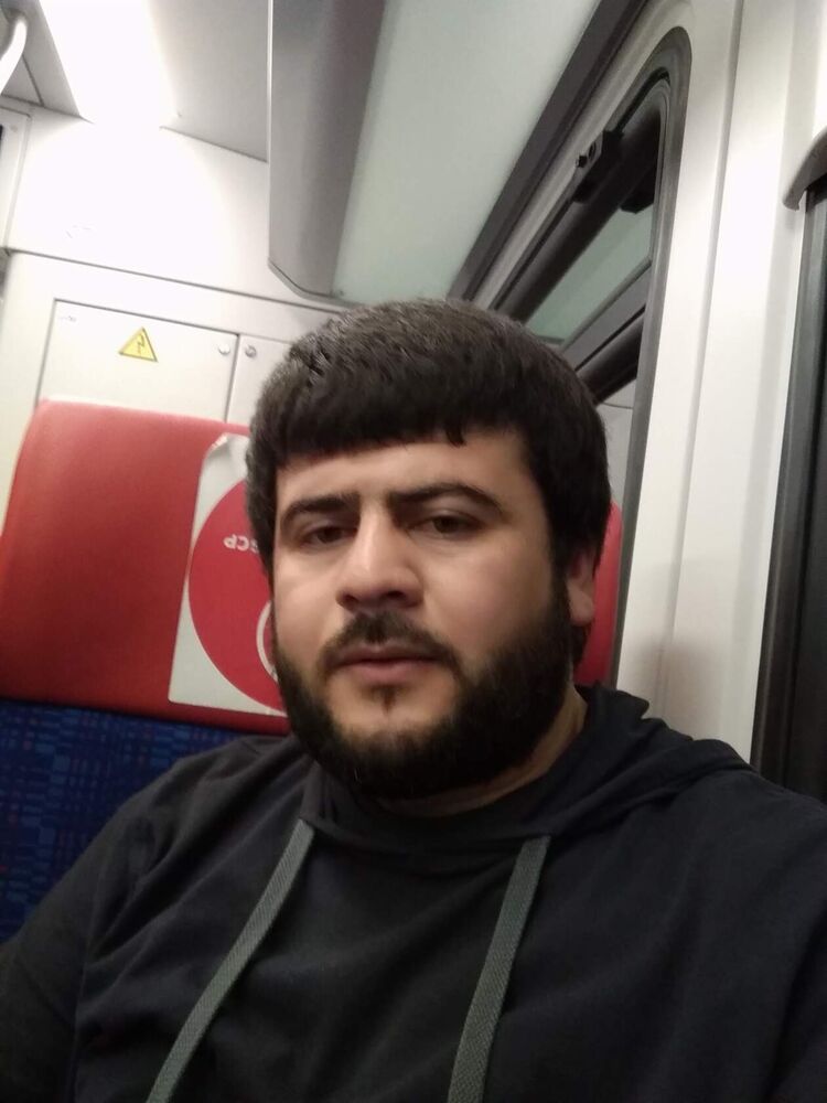  32753296  NAVRUZBEK, 33 ,    