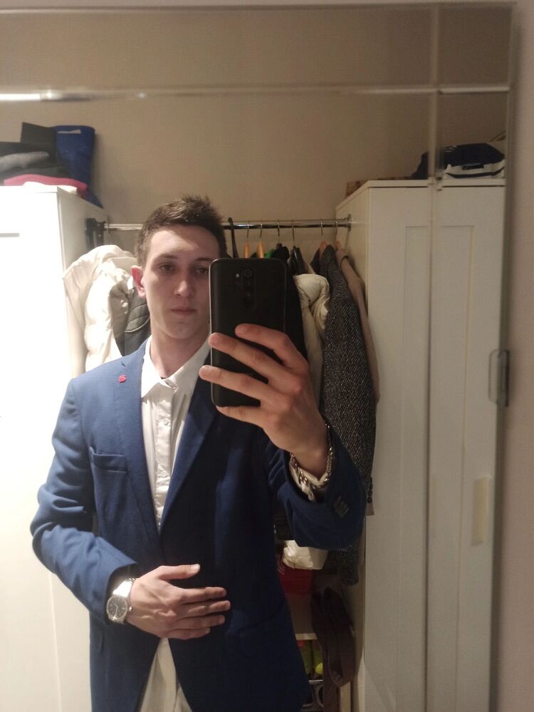  34818506  Andrew, 26 ,    