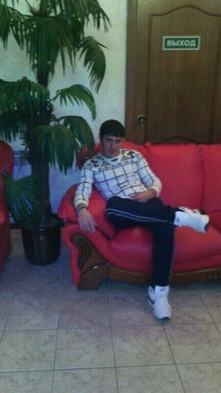  20897806  Sardorbek, 31 ,    