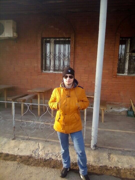  9658986  Aleksei, 29 ,    