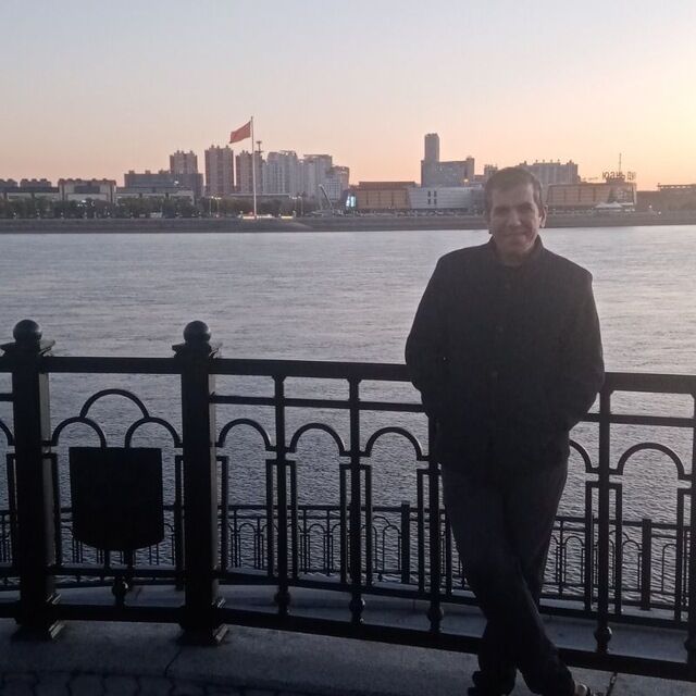  51634396  Alex, 42 ,    