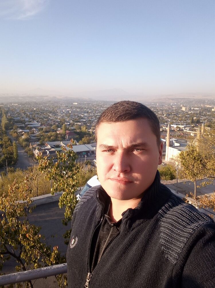  18158656  Niki, 34 ,    