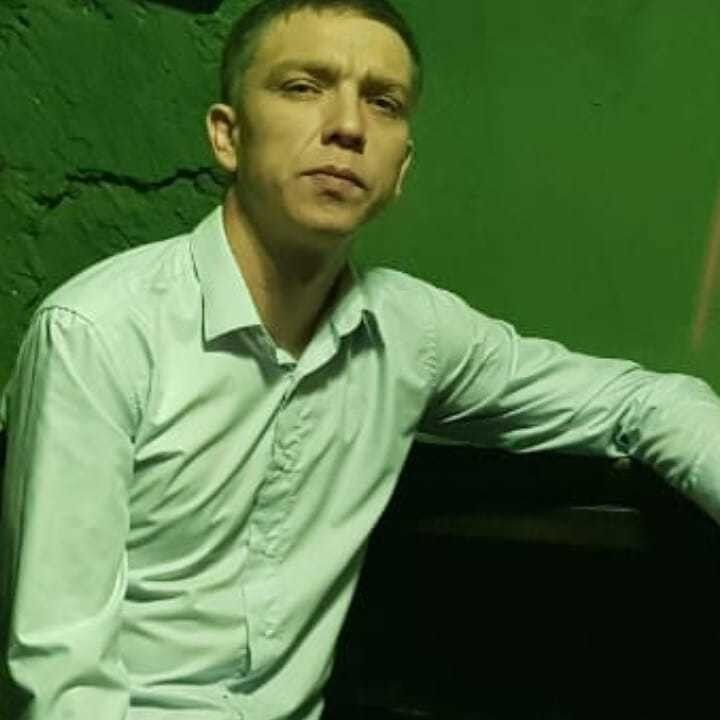  18640586  Radislav, 34 ,    