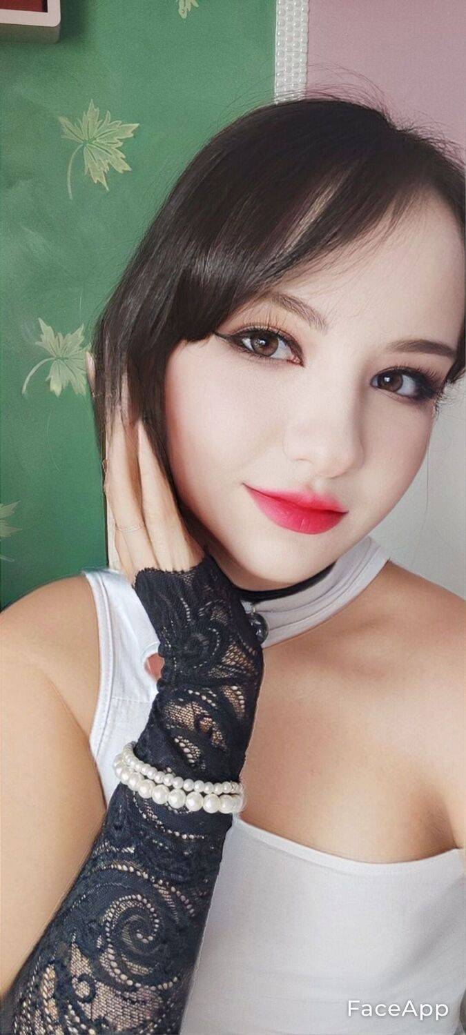  37089696  Lia, 20 ,    