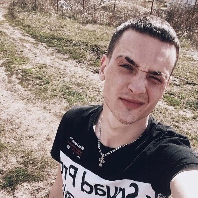 52935346  Mikhail, 23 ,    