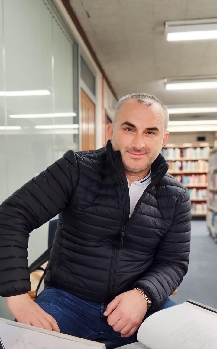  51573226  , 45 ,    Arbroath