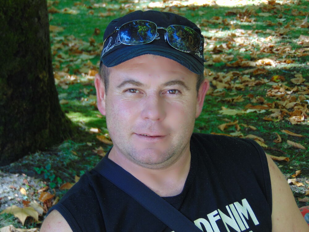  23560836  Ivan, 48 ,    