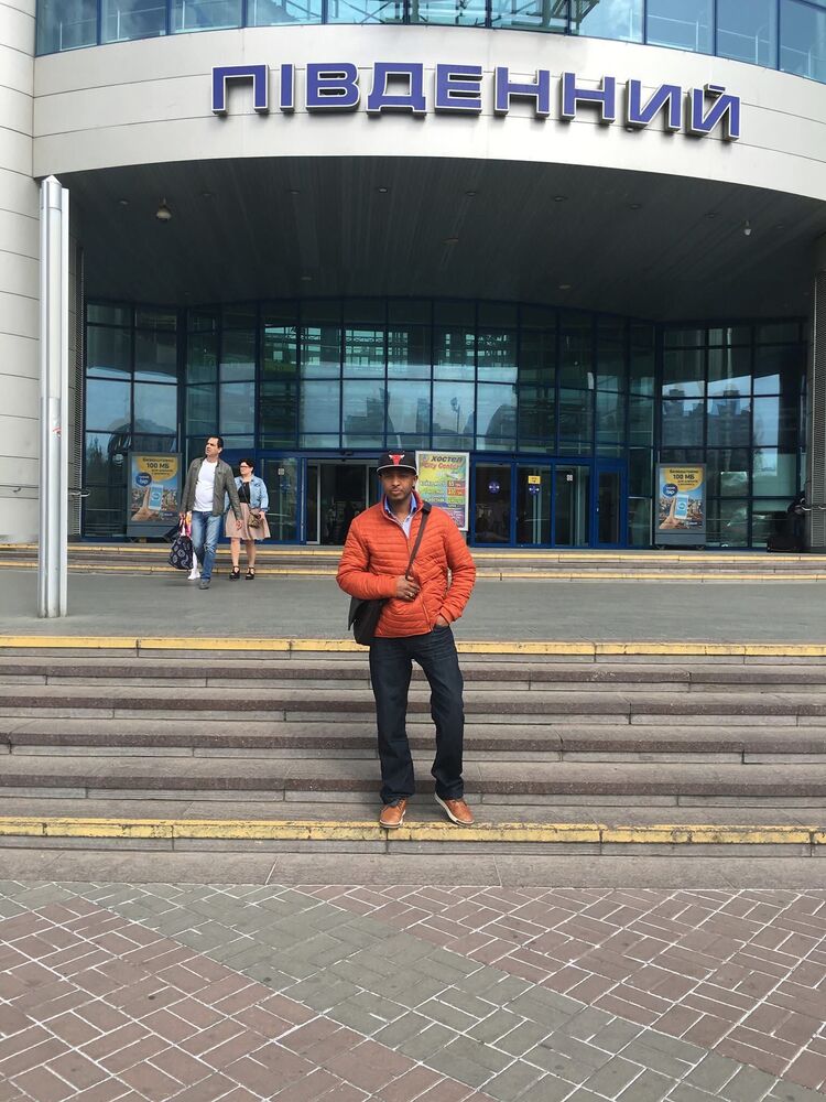  51554446  Lee markos, 46 ,    Lewisham