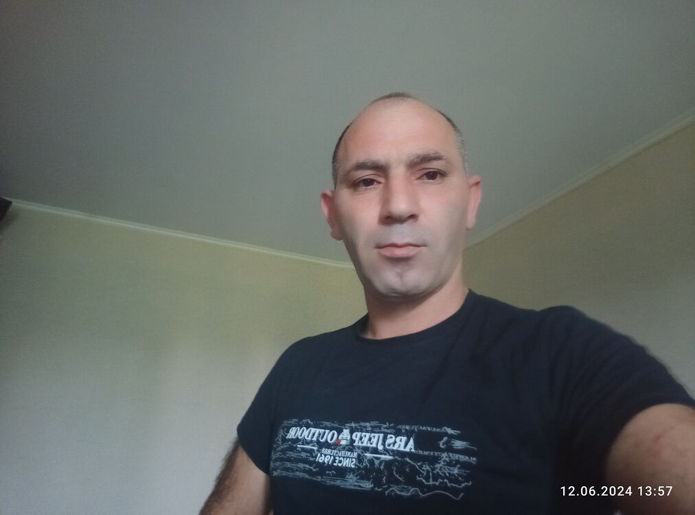  49589326  , 40 ,    