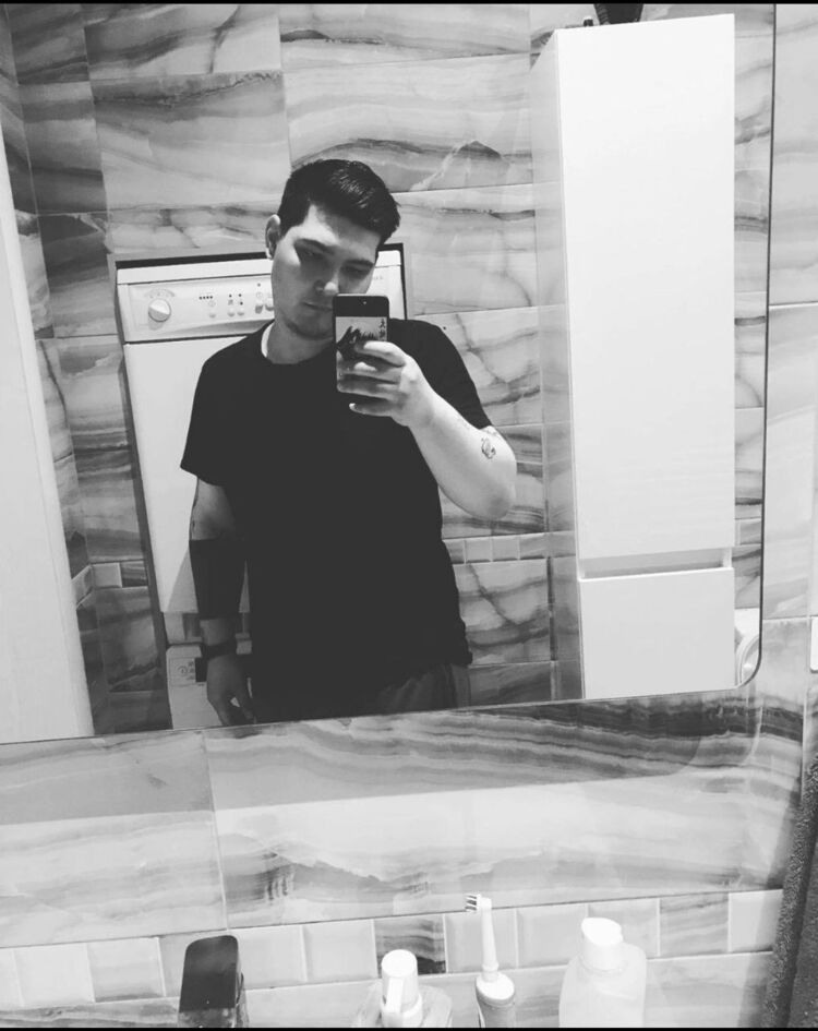  ,   Tomas, 29 ,   ,   