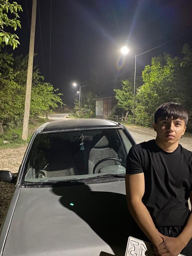  53514636  Baurzhan, 19 ,    