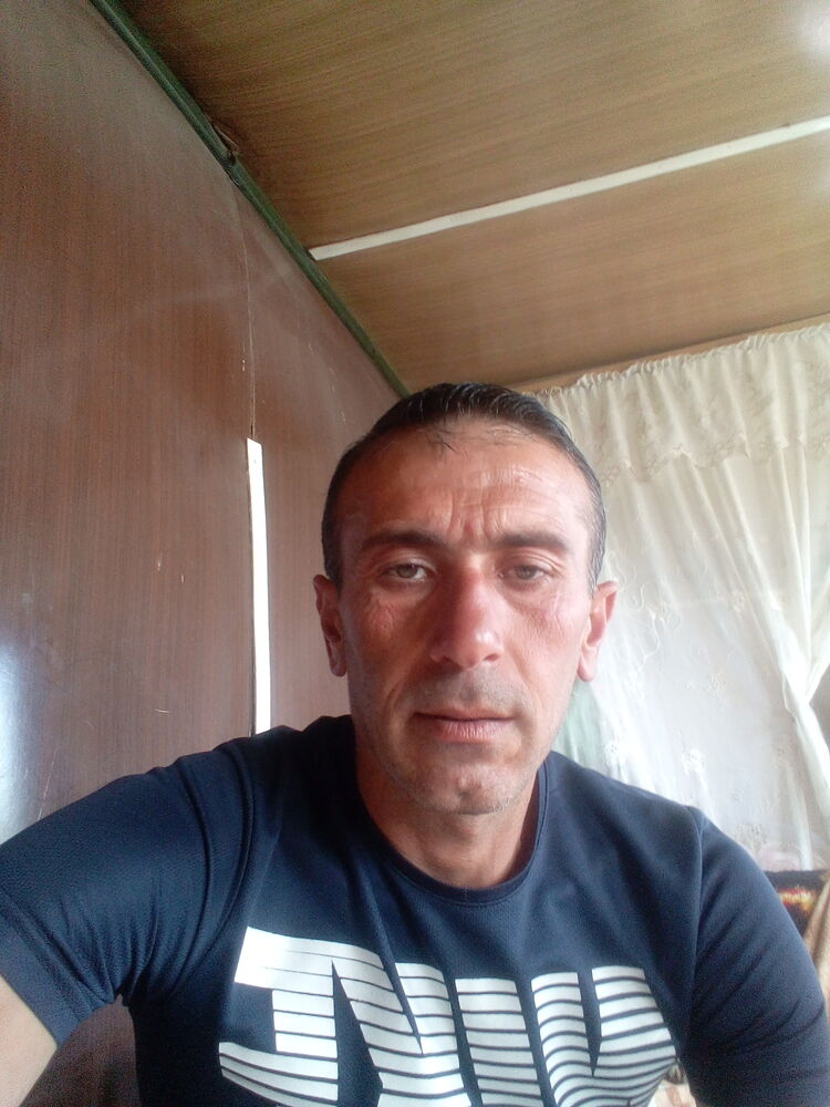  ,   Artur, 43 ,   ,   