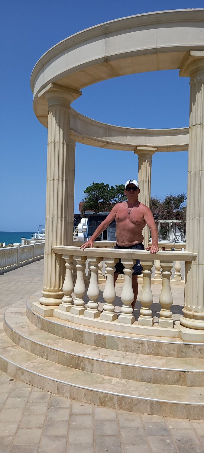  43983296  Oleg, 57 ,    