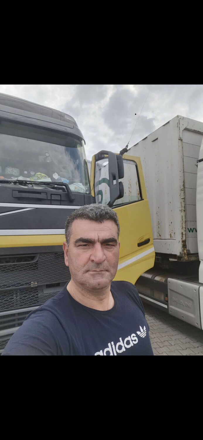  24855806  Vasil, 54 ,    