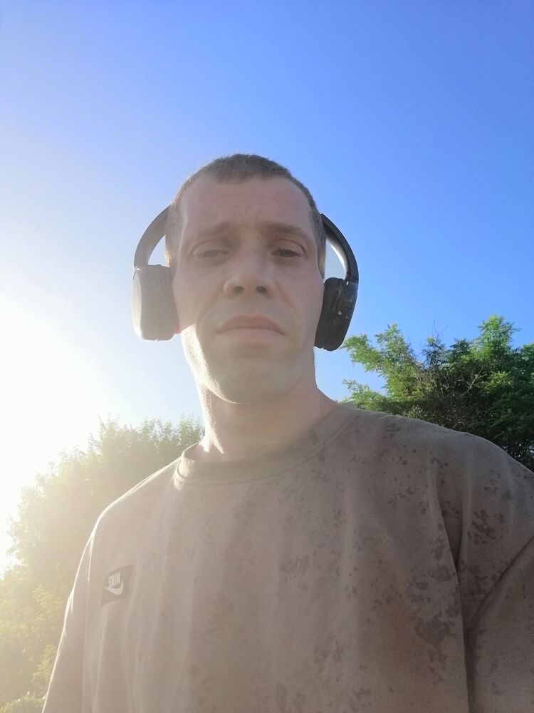  44271776  Saimon Beike, 33 ,    