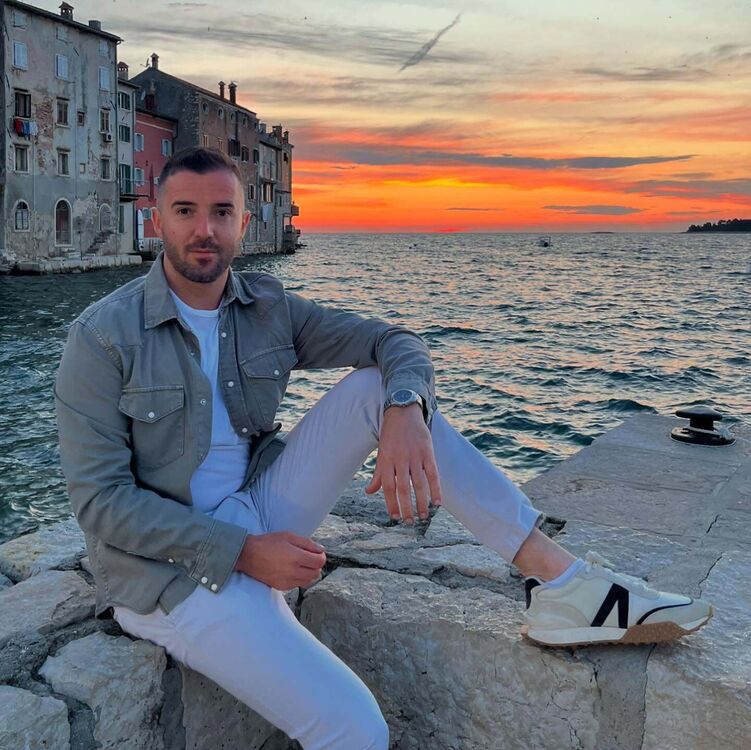  50047466  , 35 ,    -