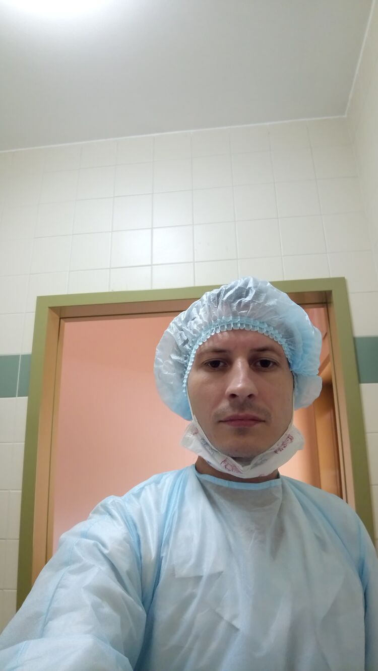  27672546  Alejandro, 42 ,    