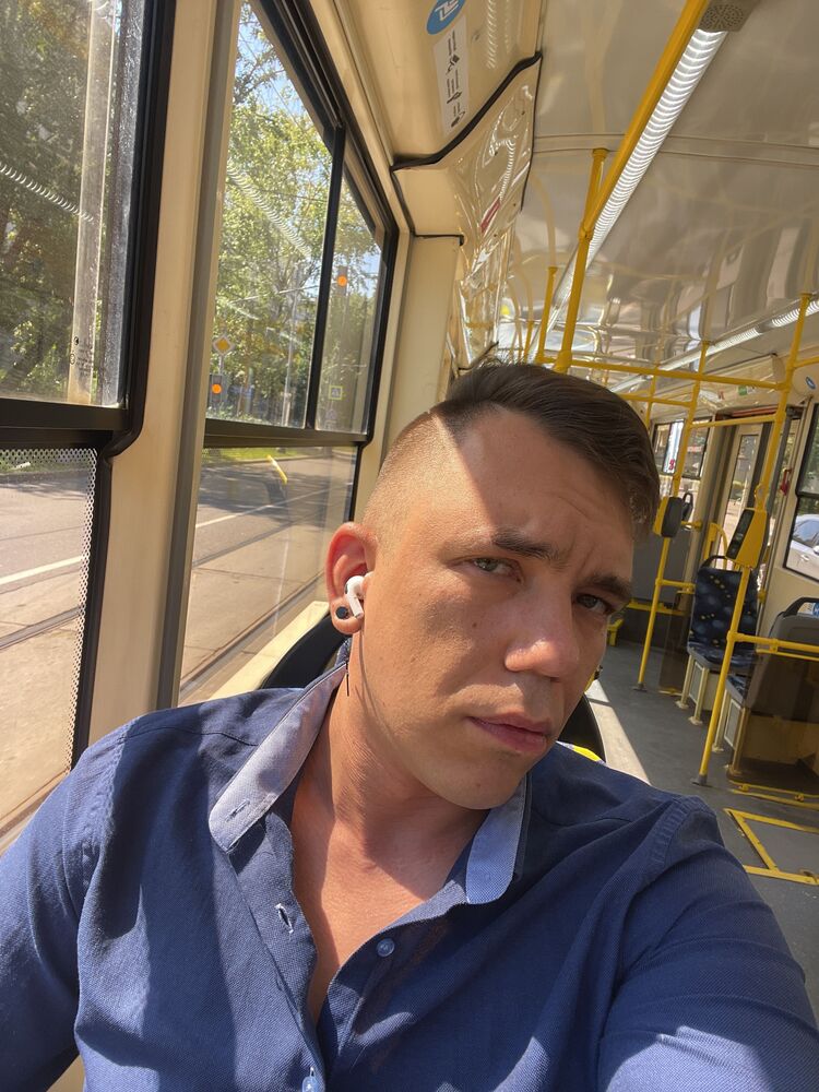  36521076  Ivan, 27 ,    